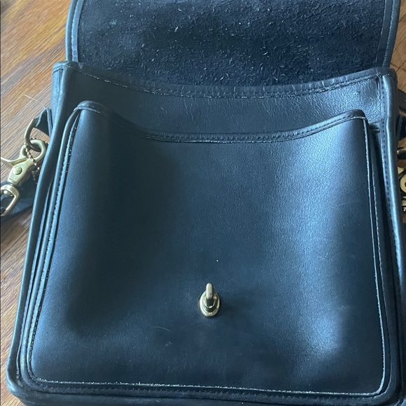 Vintage Coach Station Leather Crossbody Bag #5130 - Picture 3 of 10